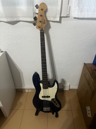 Bajo Eléctrico Fender Squier J-Bass Affinity