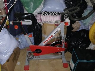 Bicicleta Estática Tisone Sport Gris y Roja.