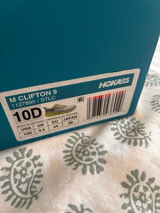 Hoka Clifton 9 Talla 44 Beige/Amarillo