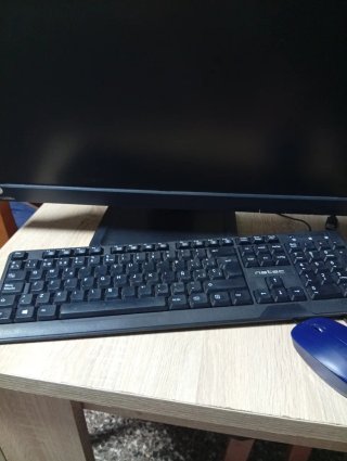HP Monitor y Teclado Negro conexión VGA.