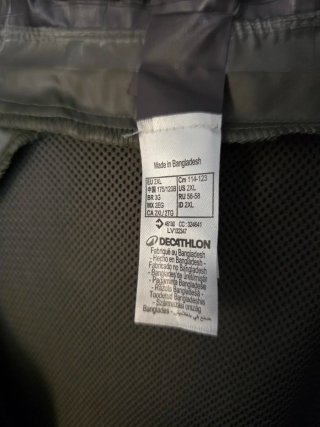 Chubasquero / Impermeable verde oliva Decathlon