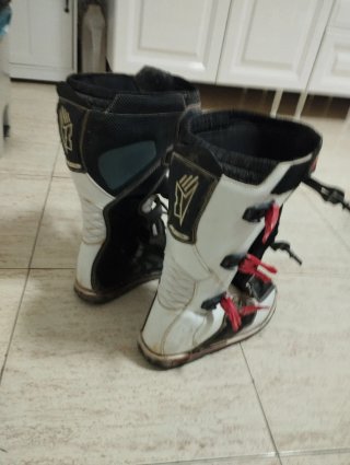 Botas Motocross y Peto Protector