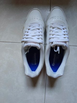 Reebok Mujer Talla 40.5 Blancas