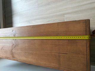 Zapatero de madera hecho a mano