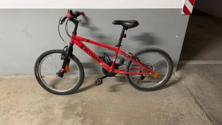 Bicicleta infantil roja B'TWIN