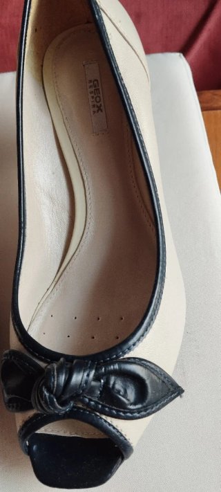 Décolleté Geox Pelle Beige/Nero Tg 37.5