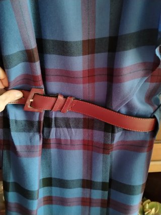 Vestito a quadri blu e viola