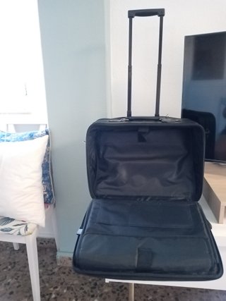 Maletín con ruedas de piel genuina
