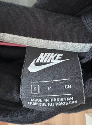 Sudadera Nike con capucha negra
