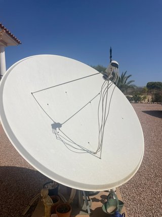 Antena Parabólica Blanca