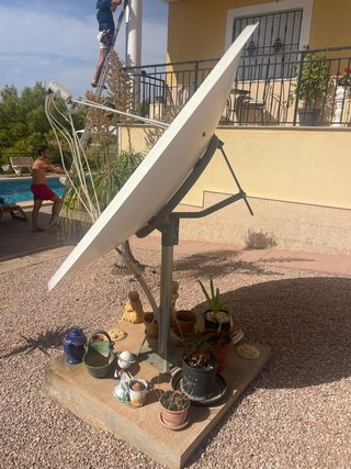 Antena Parabólica Blanca