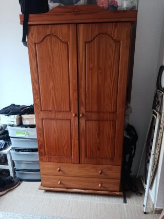 Armario de madera provenzal marrón