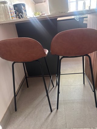 2 Taburetes Altos Cuero Marrón y Metal Negro