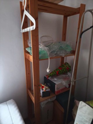 Estantería de pino