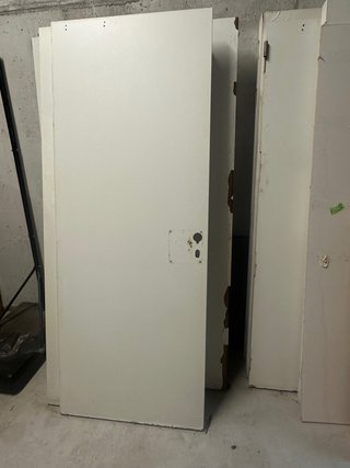 Puertas blancas grandes viejas de madera , REGALO