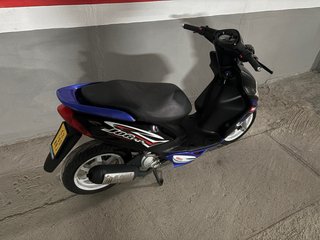 Yamaha Jog RR Scooter Azul/Negro