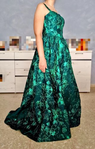 Vestido de fiesta verde con cordones