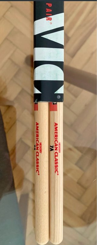 2 Pares Baquetas Vic Firth 7A Hickory