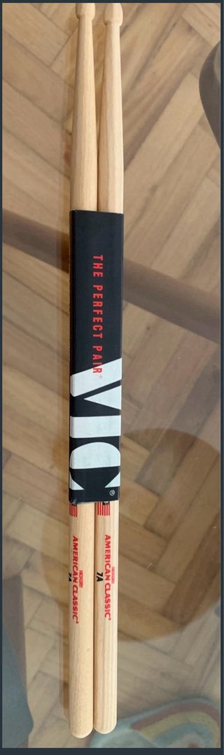 2 Pares Baquetas Vic Firth 7A Hickory