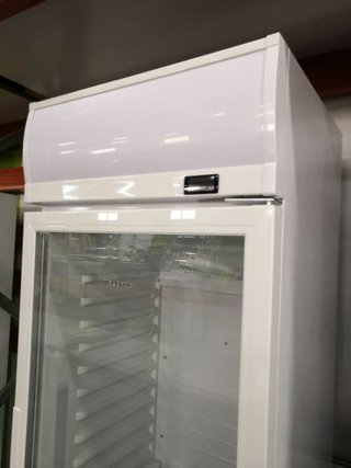 Armario vertical refrigerado puerta cristal