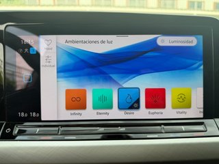Volkswagen Golf Life 2.0Tdi