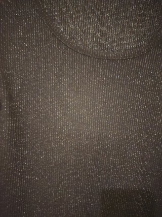 Camiseta brillante negra y plateada