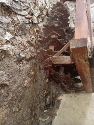 Trillo antiguo de madera