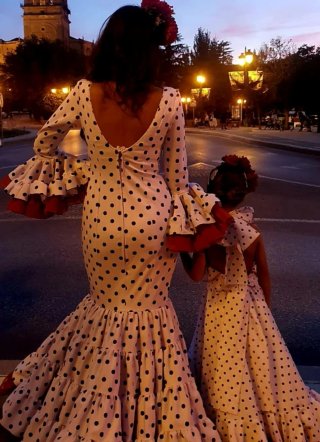 Vestidos Flamenca madre y niña Lunares Blanco y Ro