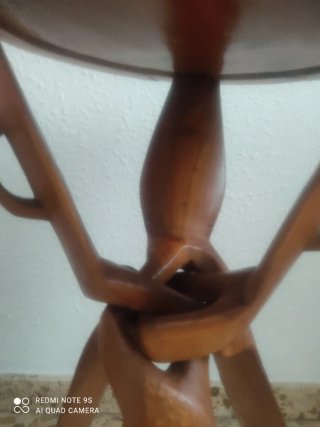 Mesa auxiliar de madera