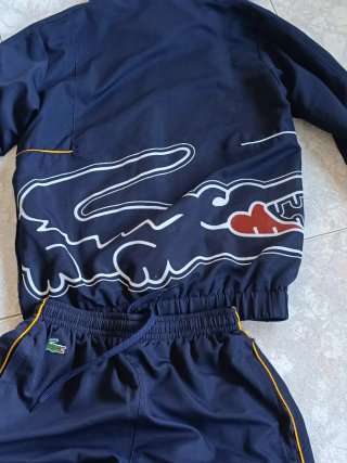 Chándal Lacoste.  Impecable