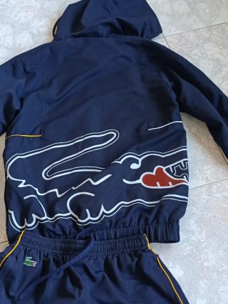Chándal Lacoste.  Impecable