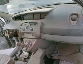 Renault paragolpes delantero scenic 1.9 dci 200715