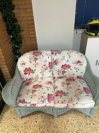 Sofá de terraza mimbre floral