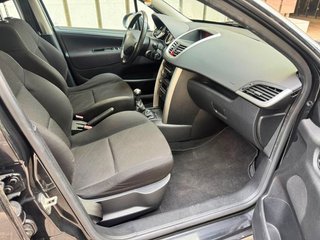 Peugeot 207 Confort 1.6 HDI 90