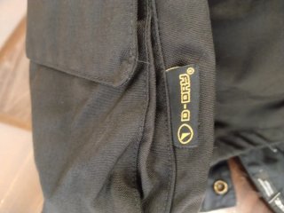 Traje Dainese de Cordura D DRY  Negra y Flúor.