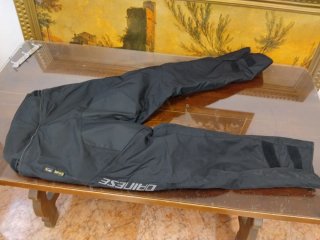Traje Dainese de Cordura D DRY  Negra y Flúor.