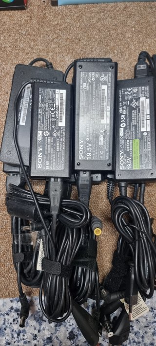 Cargadores de portátiles (leer disponibles)