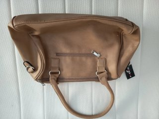 Bolso de mujer marrón y rojo