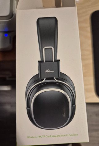 Auriculares Inalámbricos con micrófono integrado.