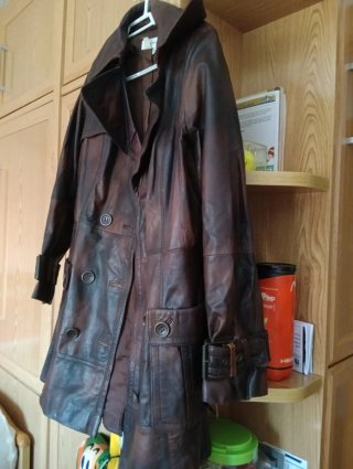 Gabardina de piel vintage marrón