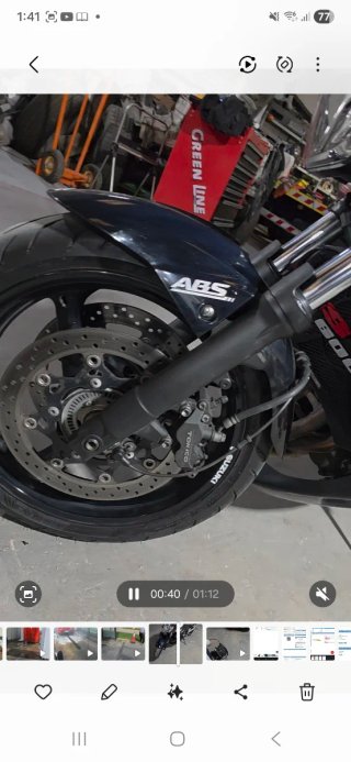 Suzuki GSR600 Naked Negra