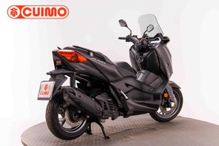 YAMAHA XMAX 125