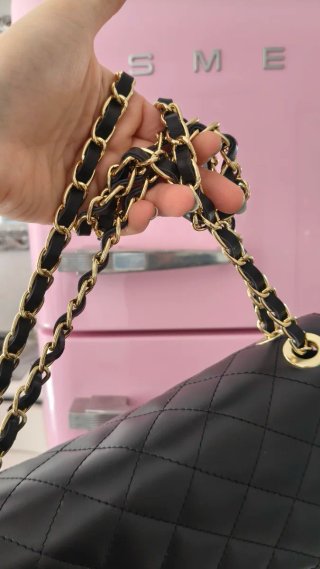 Borsa in pelle nera trapuntata