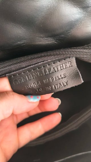 Borsa in pelle nera trapuntata