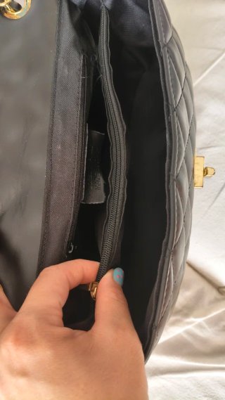 Borsa in pelle nera trapuntata
