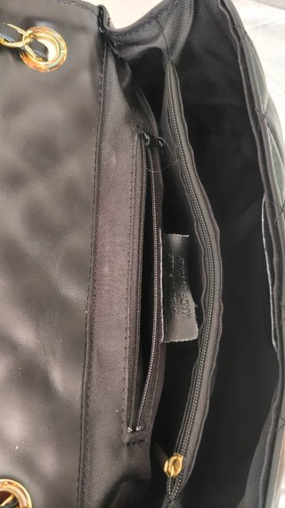 Borsa in pelle nera trapuntata