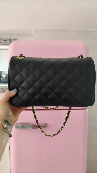 Borsa in pelle nera trapuntata