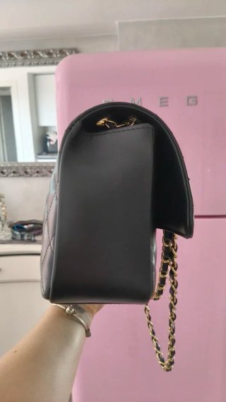 Borsa in pelle nera trapuntata