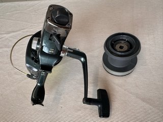 Carrete de pesca Helicon 5600NF + bobina