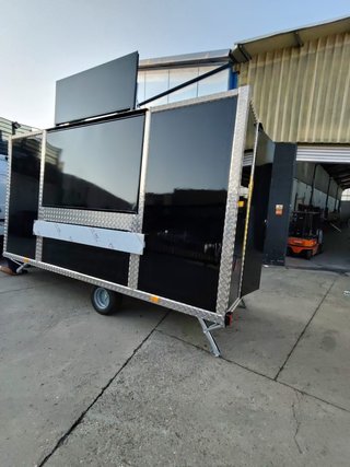 FOOD TRUCK